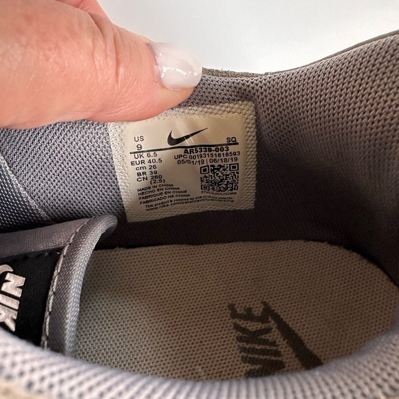 Nike Women’s Air Force 1 Sage Low Sneakers Gray Size 9 - Picture 8 of 14